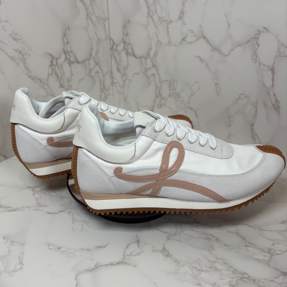 A-1CS-5: GYM SHOES: White and Brown Sneakers w/Pink Ribbon Accent, Unisex, NWOT - Picture 4 of 13